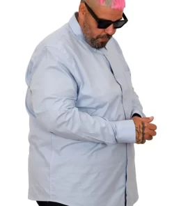 Голема еднобојна светло сина кошула 3XL 4XL 5XL 6XL 7XL предна страна ракав